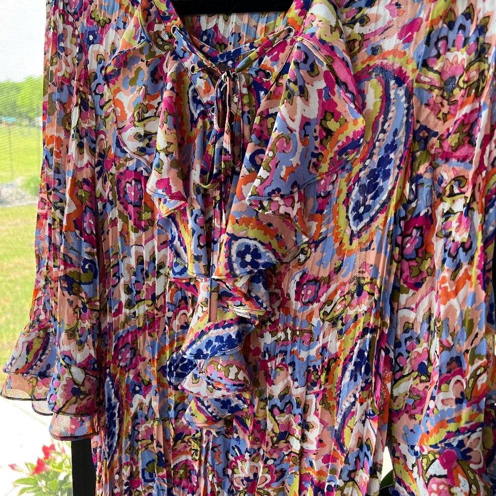 Frilly pleated vibrant blouse